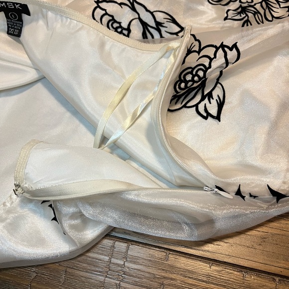 MSK Black and White Floral A-Line Skirt - Picture 4 of 11